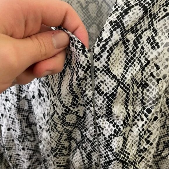 Good American Snake-Print Cropped Top Tie-Front Long Sleeve Blouse SZ 2XL / 5 - Picture 8 of 12